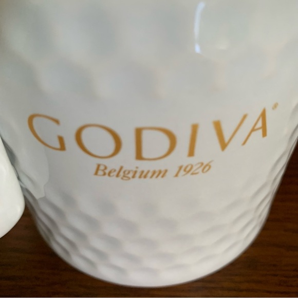 Two Large Godiva Mugs - Picture 2 of 5